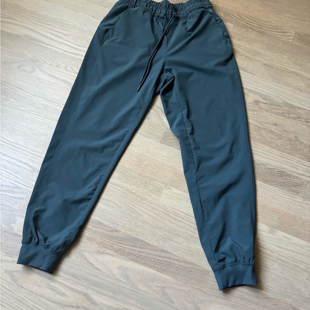 Apana XS Women Jogger Pants in microfiber fabric with elastic band